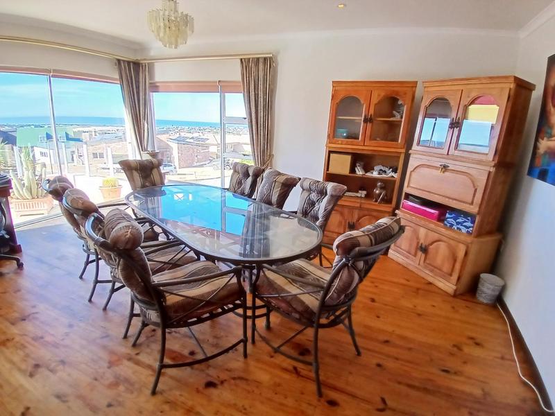 5 Bedroom Property for Sale in Stilbaai Wes Western Cape